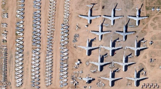 10 niezwykłych cmentarzy lotniczych