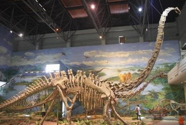 10 niesamowitych muzeów dinozaurów
