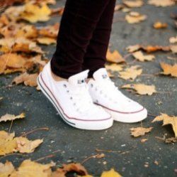 10 трюков: как правильно ухаживать за белыми кроссовками