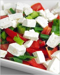 salată с сыром и овощами