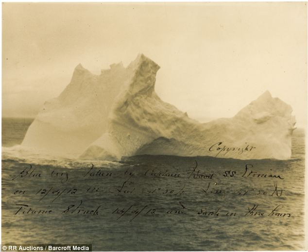 Eisberg, die sinkende Titanic