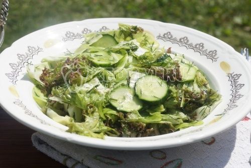salat с капустой и огурцом
