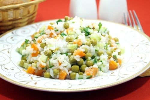 salat с рисом и огурцом «Софья»