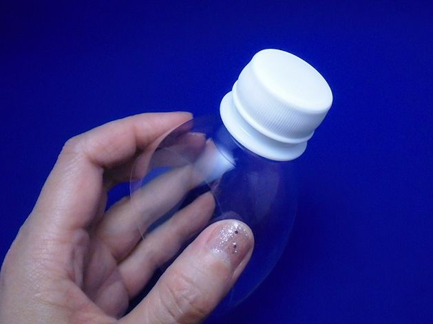 Co zrobić z plastikowych butelek