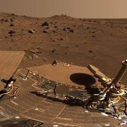 Co? видят на Марсе: загадочные снимки с Красной планеты