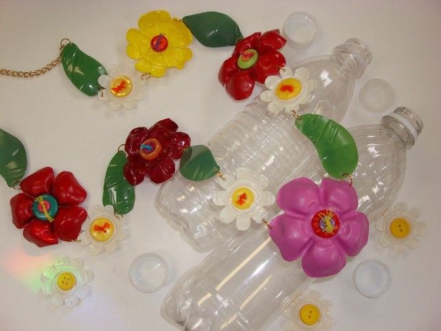 Kwiaty wykonane z plastikowych butelek