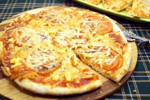 Pizza с помидорами