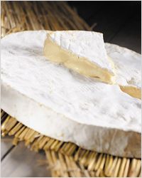 Bree де Мо (Brie de Meaux) – разновидность сыра Бри; назван в честь города-производителя.