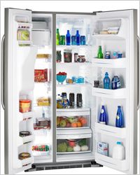 Refrigeradores lado a lado: um quarteto de modelos acessíveis e decentes