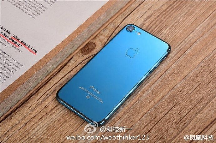 iPhone 7 в новом цвете Blue Shade показались на фото