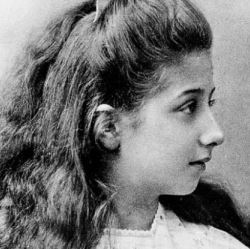 História еврейской девочки Мерседес, в честь которой назван известный автомобиль