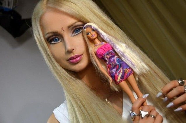 Wie würde die Barbie-Puppe im Leben aussehen? Die berühmtesten lebenden Puppen