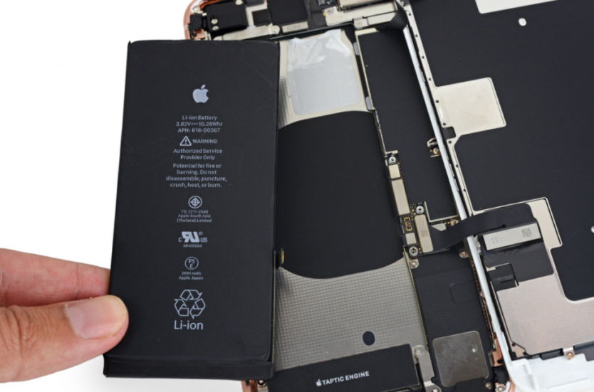 Como distinguir a bateria original do iPhone de uma falsa