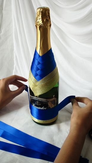 Cum să decorezi o sticlă de șampanie