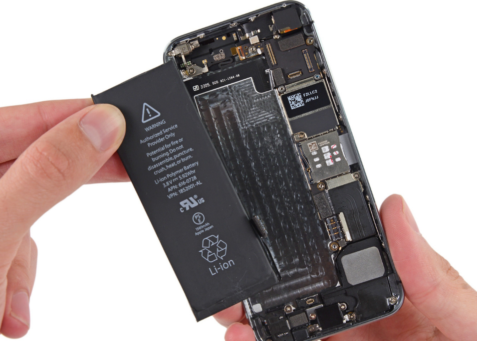 Wie kann заменить аккумулятор на iPhone 5s (2)