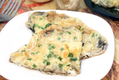 Omelete с грибами и сыром