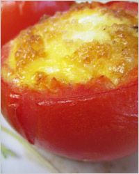 Pomidory с сыром и яйцами