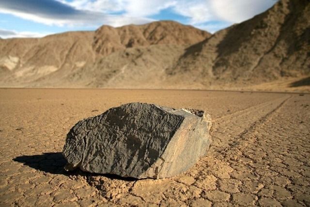 Ujawnia się sekret poruszania kamieniami w Dolinie Śmierci