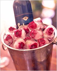 original способ подачи шампанским на День Святого Валентина