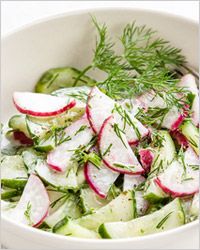 salat из свежей редиски и огурчиков