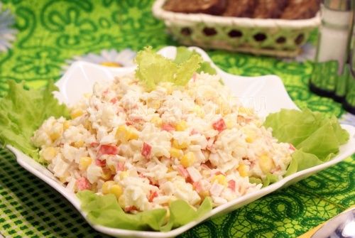 salat с крабовыми палочками
