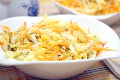 salată с пекинской капустой и кукурузой