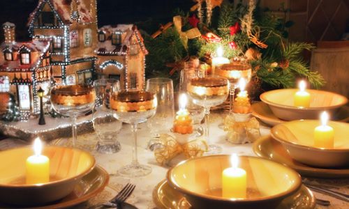 Pokládání праздничного стола на Новый год