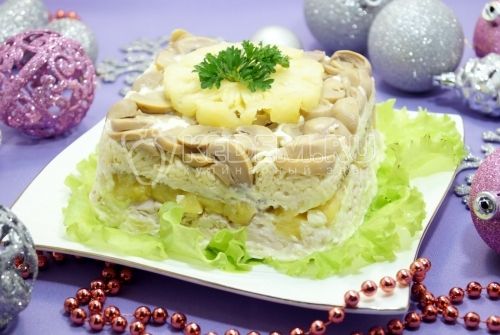 Puff салат с ананасами и грибами Этюд