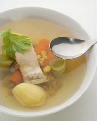 Suppe из рыбных консервов с горошком