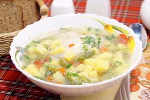 Frango суп с овощами и фасолью