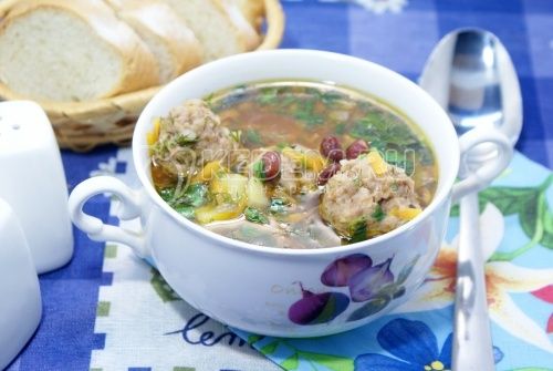 Suppe с фрикадельками и фасолью в мультиварке
