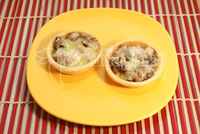tartlets с грибами и сыром