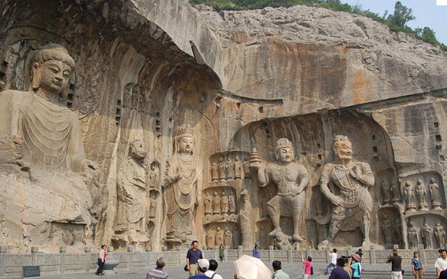 Monumentos surpreendentes de arquitetura esculpida nas rochas