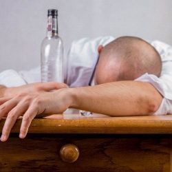 Você пить нельзя: 9 тревожных признаков непереносимости алкоголя